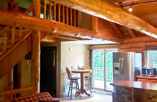 Deerbrook Cabin | Northwoods Cabin - UTV Trails, Hiking, Fishing, Wi-Fi, Firepit, King Beds