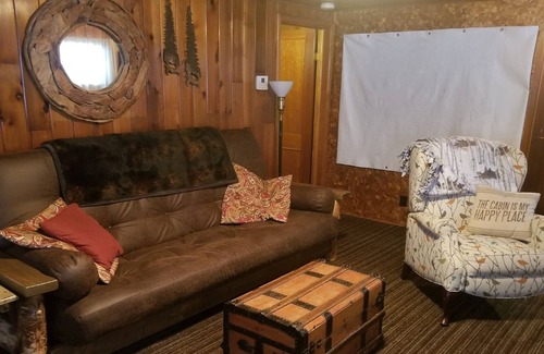 Northwoods Beach House | Northwoods Cabin w/Bunkhouse, Garages & located in Lake Country!