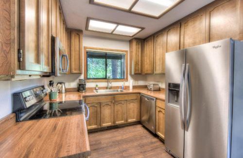 Truckee House | Northwoods Hangout Near Tahoe Donner