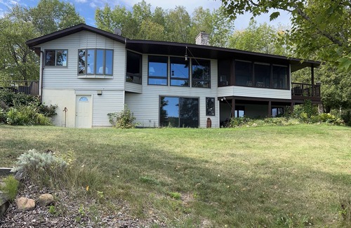 Remer House | Northwoods Home great for family gatherings. Beautiful screened in porch.