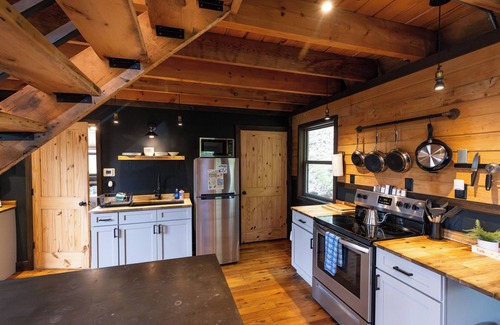Stanton Cabin | Norwegian Wood: A Comfy Cabin, Close to Everything
