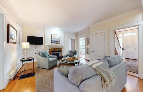 Camden House | Norwood Curtis House