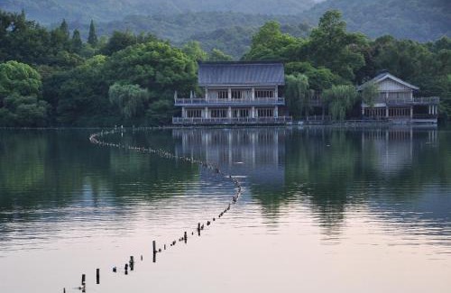 Hefang Street Hotel | Nostalgia S Hotel Hangzhou West Lake & Hefang Old Street 时光漫步S酒店杭州西湖湖滨河坊街店 Free fresh ground coffee,Free laundry service