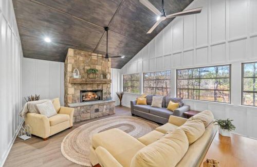 Eatonton House | Nostalgic Fun-Lakehouse- Arcade