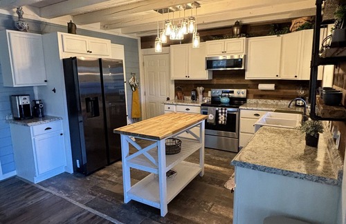 Maggie Valley House | Not damaged by Helene. Close to town, hot tub, motorcycle friendly