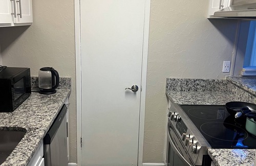 Sandy Springs Apartment | Not too far! 1-bedroom apartment in pleasant Atlanta with WiFi, AC