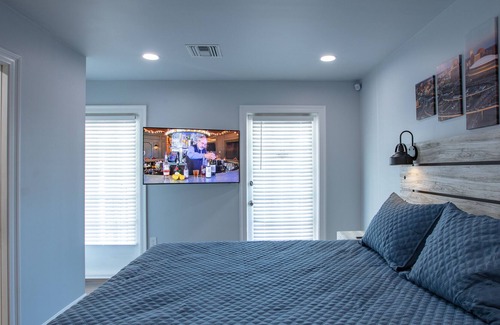 Metairie Apartment | NOTE: This booking is for two condos next to each other