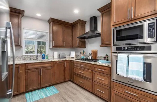 Clovis House | Noteworthy Nautical Niche | 4/2 w/Pool & Garage