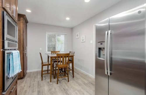 Clovis House | Noteworthy Nautical Niche | 4/2 w/Pool & Garage