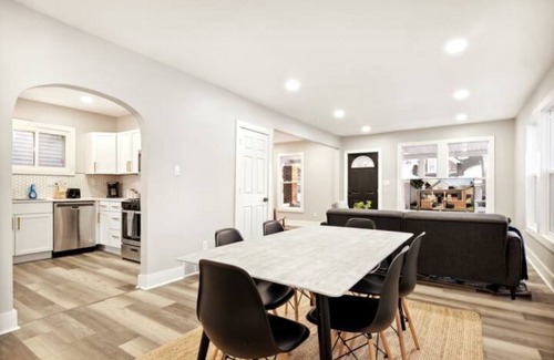 Northeast South Bend House | Notre Dame Closeby Within 1 mile - Comfortable & Convenient!