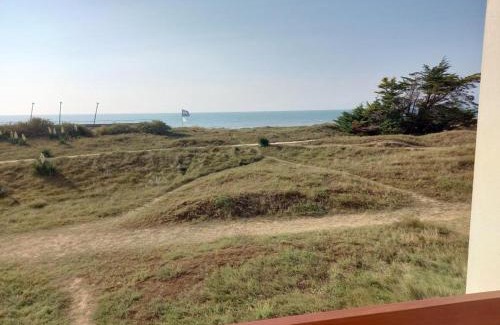 Notre-Dame-de-Monts Apartment | Notre-Dame-de-Monts - Appart 2 ch. vue océan, 6 pers., animaux admis, parking - FR-1-540-240