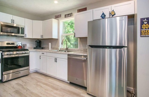South Bend House | Notre Dame Get Away | 3-Bedrooms, Foosball, WiFi, Games