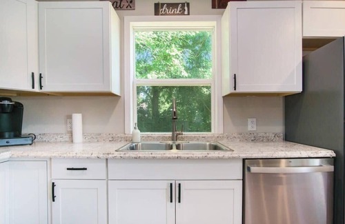 South Bend House | Notre Dame Get Away | 3-Bedrooms, Foosball, WiFi, Games