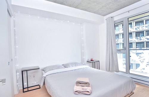 Laval-des-Rapides Apartment | Nouveau Condo au Centre Ville de Laval