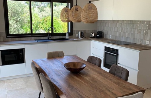 Gemenos House | "nouveau" Jolie Maison Neuve Jardin Clos et Piscine Privés 6 Personnes