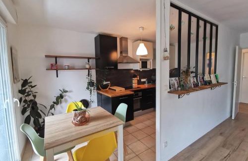 Quai de la Fosse Apartment | Nouveau - Le Colibri