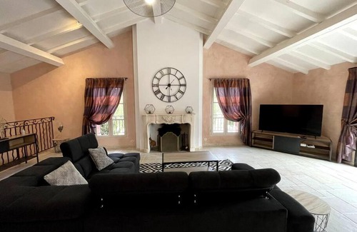 Coudoux Villa | Nouveau: Superbe villa à Coudoux