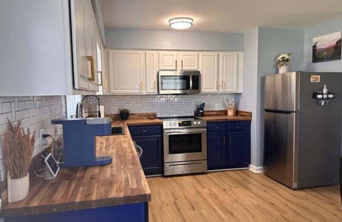 Luray House | Nova Luna Mountain View Cottage
