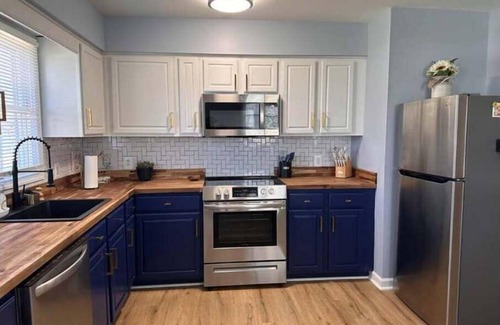 Luray House | Nova Luna Mountain View Cottage