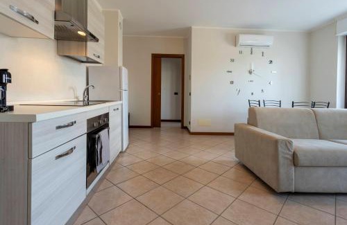 Novara Apartment | Novara Smart Stay - Station, AC & 2Gb s Wi-Fi