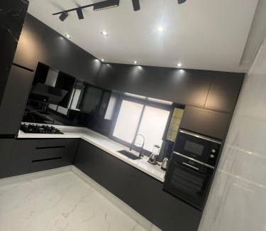Hay Al Matar Apartment | Novo Appartement, Wifi, Klima, Parking all inkl
