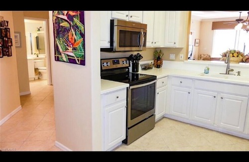 Biggar Condo | Now Available Summer and Fall 2025 Beautiful 2 Bed Condo in Legends!