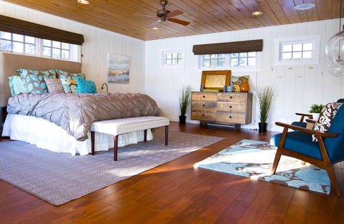 Silver Lake House | **Now with A/C** Large Silver Lake Waterfront with Private Beach & Dock
