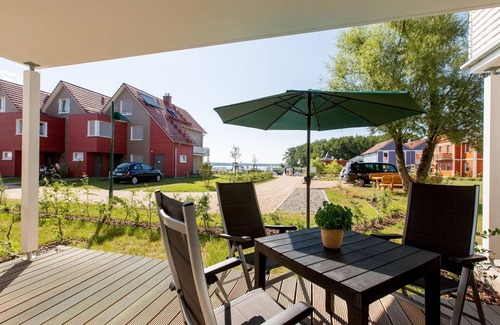 Plau am See Apartment | Nr 25 Modern 2-room apartment in a quiet location with fireplace. Dog allowed -