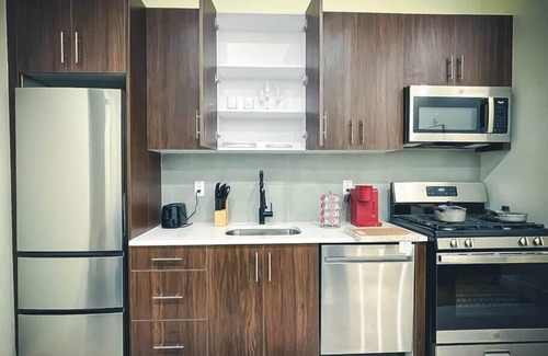 Central Business District Apartment | Nr Marriott, Prudential & EWR * 1BD * Mins to NY