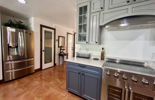 Crystal Shores House | nRemodeled and Ready for Guests. Amazing Central Location! Pool-Dock-Kayaks-Pets