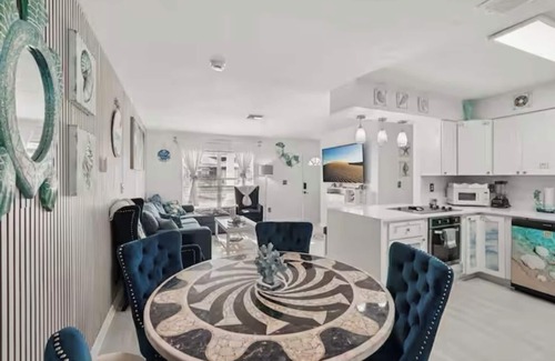 Fruitville House | nResort style backyard. 3/2 beautiful home.