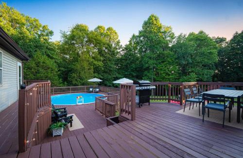 Summerlee House | NRG Retreat Pool, Games, Theater and Rock Walls