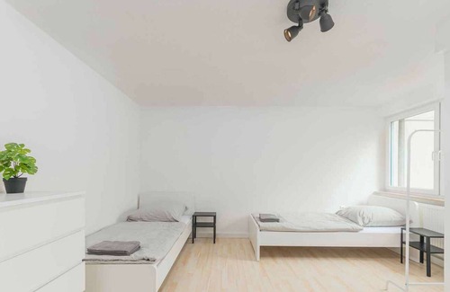 Nuertingen Apartment | NT01 Chic apartment with balcony