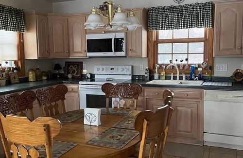 Baileys Harbor House | nTHE TRANQUIL HAVEN , PETS WELCOME