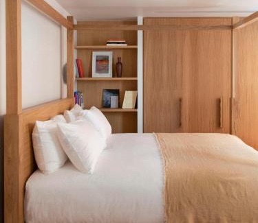 8th Arrondissement Hotel | Nuage