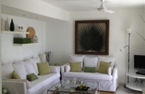 Playa del Aguila House | Nueva Baviera 42