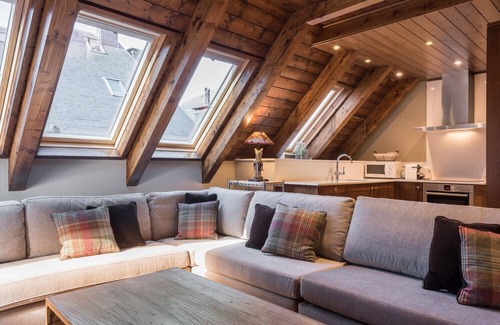 Baqueira Apartment | Nuevo Artic by Totiaran