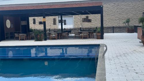 Zapopan Apartment | Nuevo Departamento Céntrico con Alberca y Parking