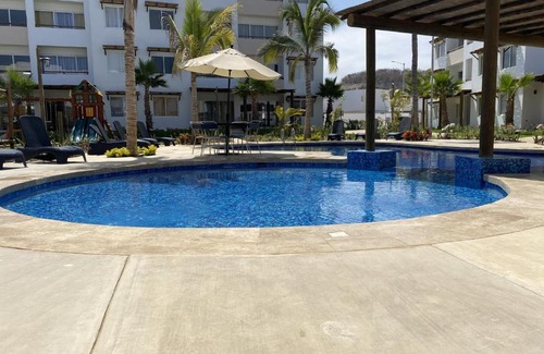 Cerritos Apartment | Nuevo Departamento con Excelente Ubicación y Muy Bonita Alberca - Residencial Almarena II