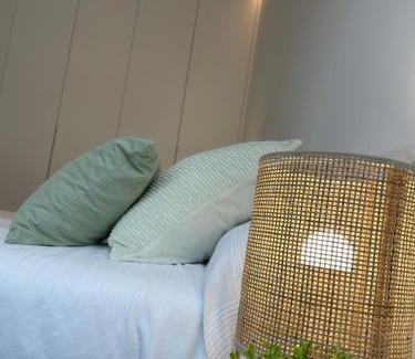 Huerta de San Rafael Apartment | Nuevo y tranquilo de 1 habitación 15 minutos del casco histórico