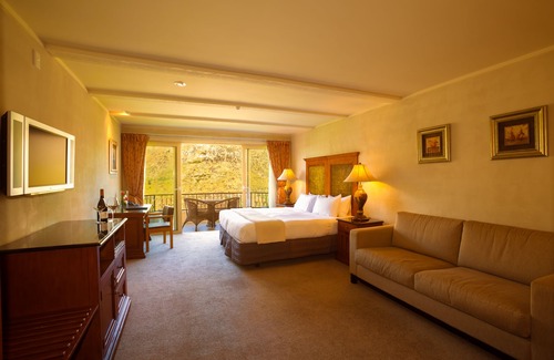 Arthur's Point Hotel | Nugget Point Hotel