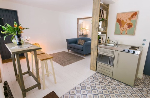 Llanfaethlu Cottage | Number 69 - a coastal that sleeps 2 guests in 1 bedroom