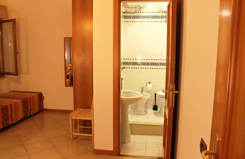 Ponte Galeria-La Pisana Bed & Breakfast | Nuova Fiera Aparthouse