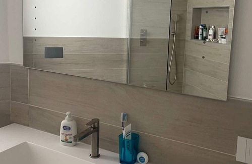 Seveso Apartment | NUOVISSIMA CAMERA TRA MILANO, COMO E MONZA