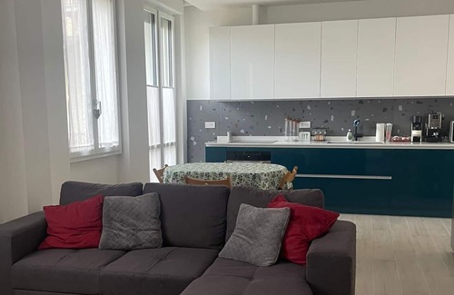 Seveso Apartment | NUOVISSIMA CAMERA TRA MILANO, COMO E MONZA