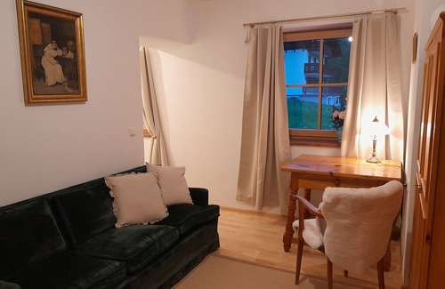 Sankt Wolfgang im Salzkammergut House | "Nussensee" holiday flat with mountain views, shared terrace and Wi-F