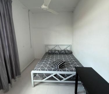 Kota Bharu Villa | Nusyas Homestay Budget Kota Bharu 3 Room 2 Bathroom