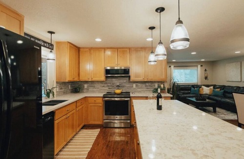 Carlton House | NW Getaway, 3 bedroom, 2.5 BA in wine country