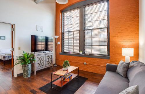 Rochester Apartment | NY Style Centric Loft with King Bed by Park ave