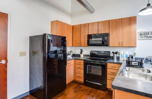 Rochester Apartment | NY Style Centric Loft with King Bed by Park ave
